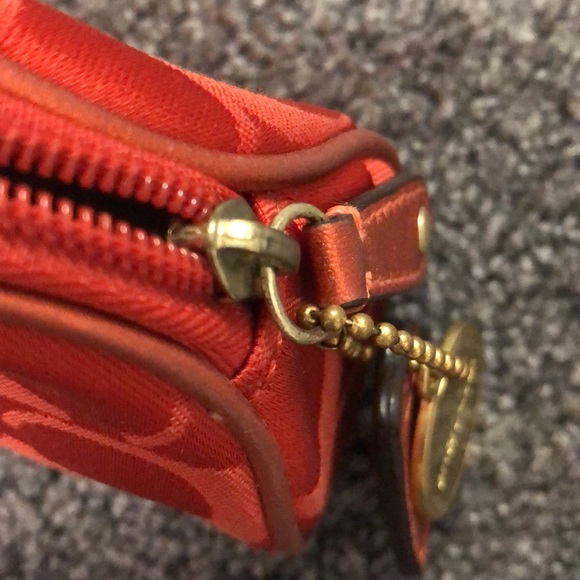 Coach/Estee Lauder red cosmetic pouch - Picture 11 of 11